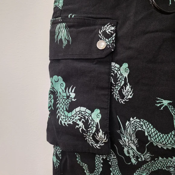 Set Of 2 Womans Cargos Pants with Dragon Design - Picture 8 of 12